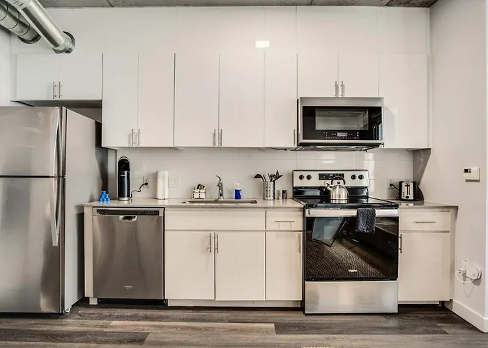 Apartment Boulevard Downtown Highrise 1br Sky Pool Parking Gym 13 *