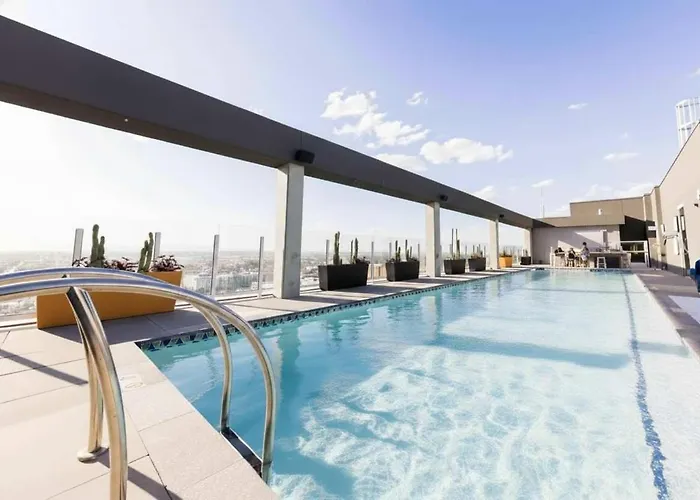 Boulevard Downtown Highrise 1br Sky Pool Parking Gym 13 *
